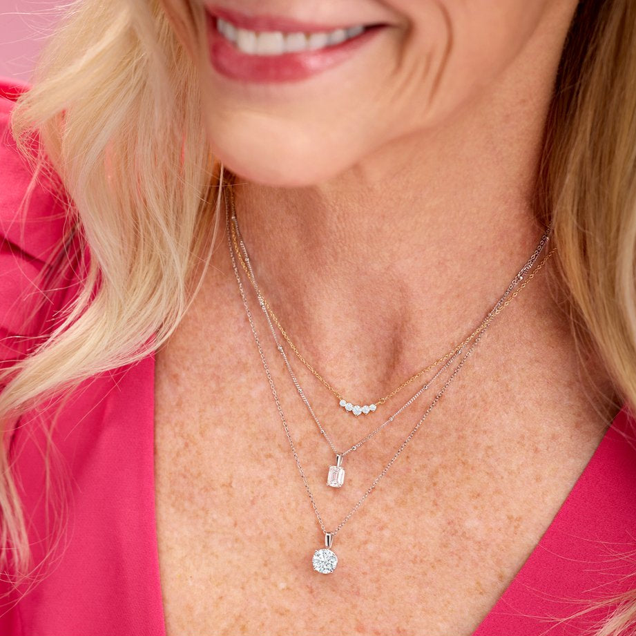 Diamonds and Yellow Gold Graduated Necklace