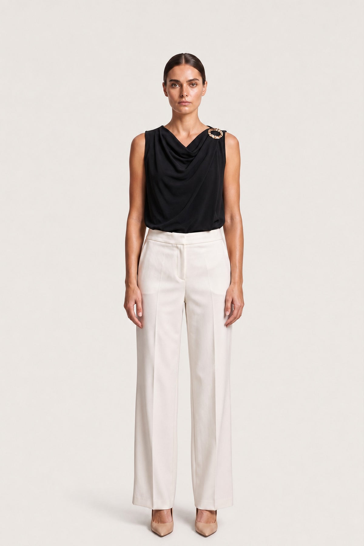 Gold Ring Appliqué Top In Black