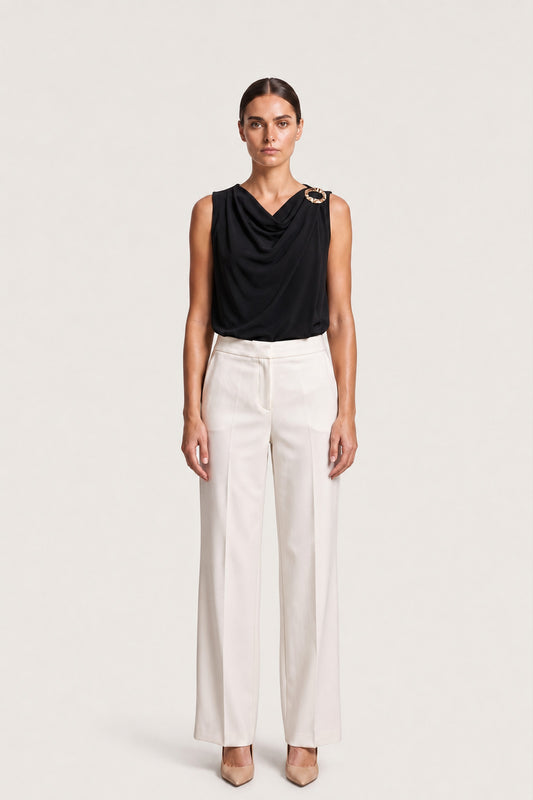Gold Ring Appliqué Top In Black
