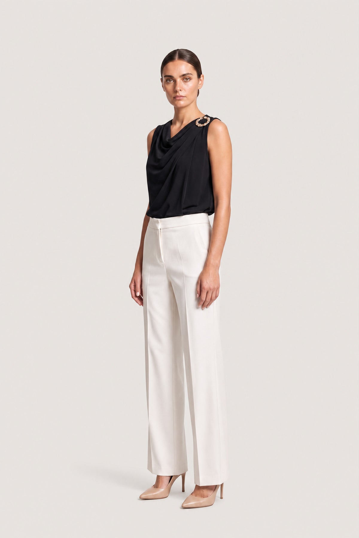 Gold Ring Appliqué Top In Black