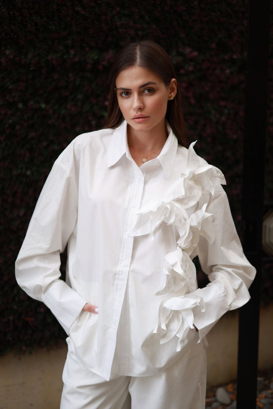 3D RIBBON FLORAL APPLIQUE TAILORED SHIRT