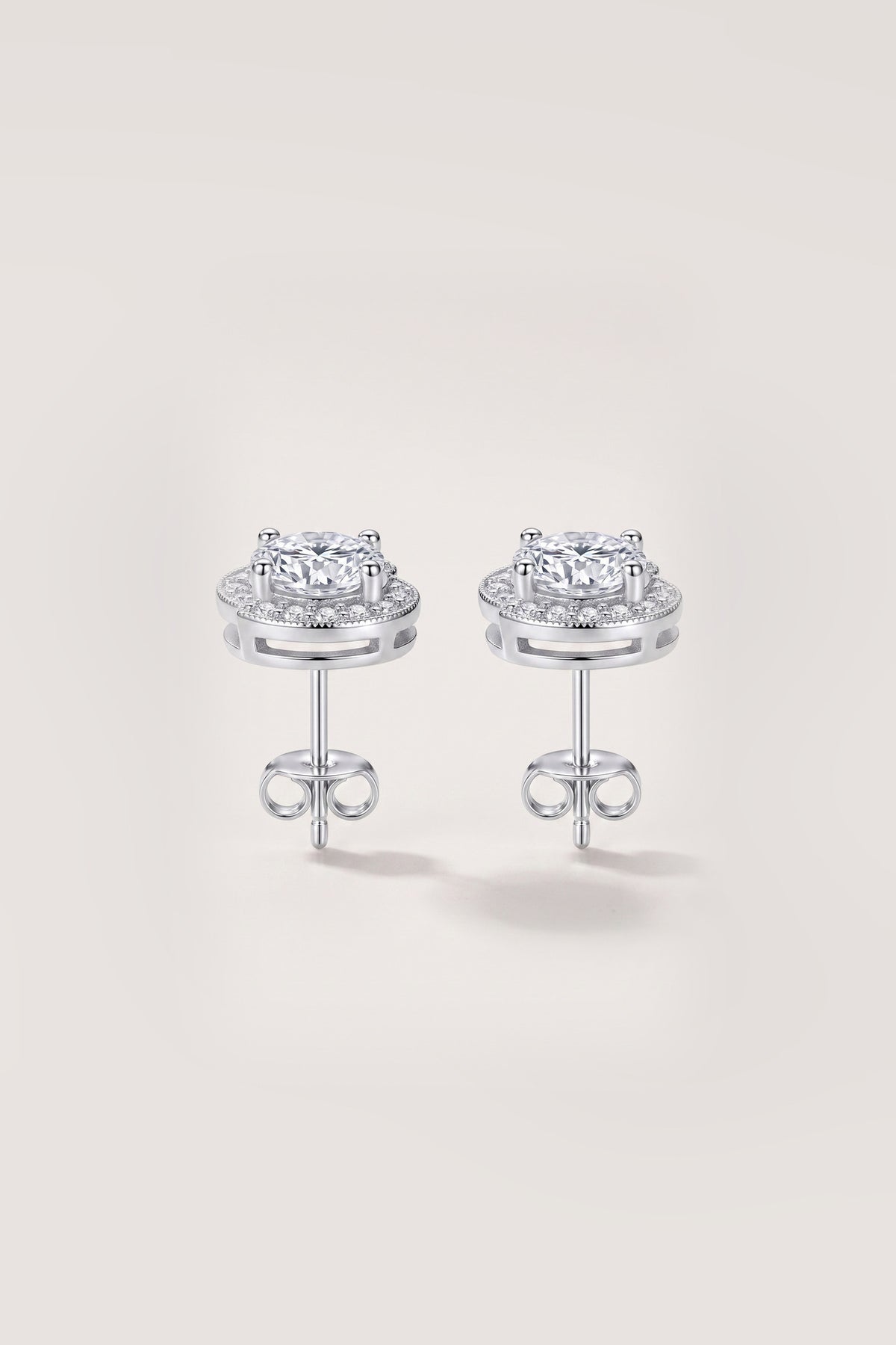 Round Halo Pavé Stud Earrings detail
