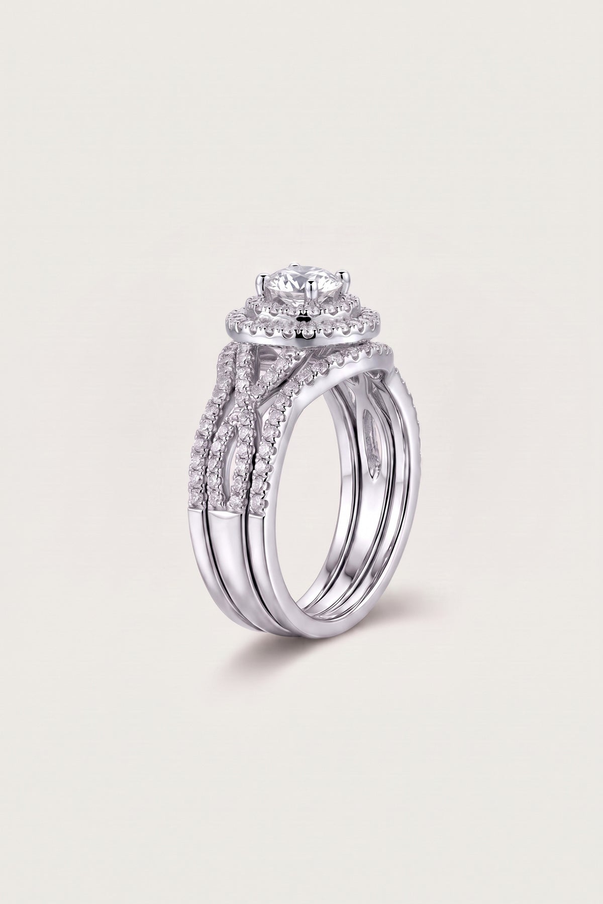 Round Double Halo Twisted Pavé Ring Set detail